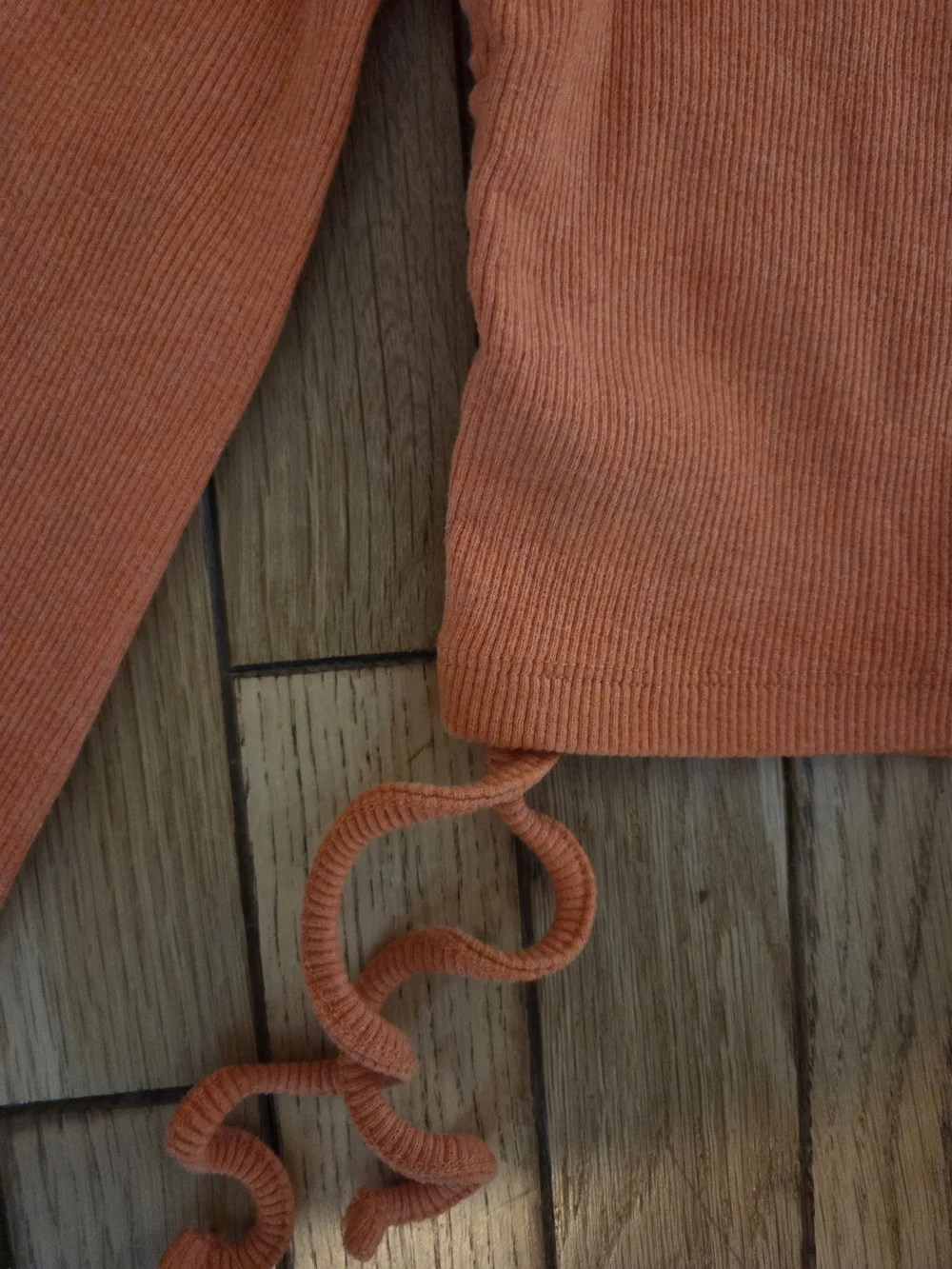 Junior Size 2 - Boohoo Orange Cropped Top